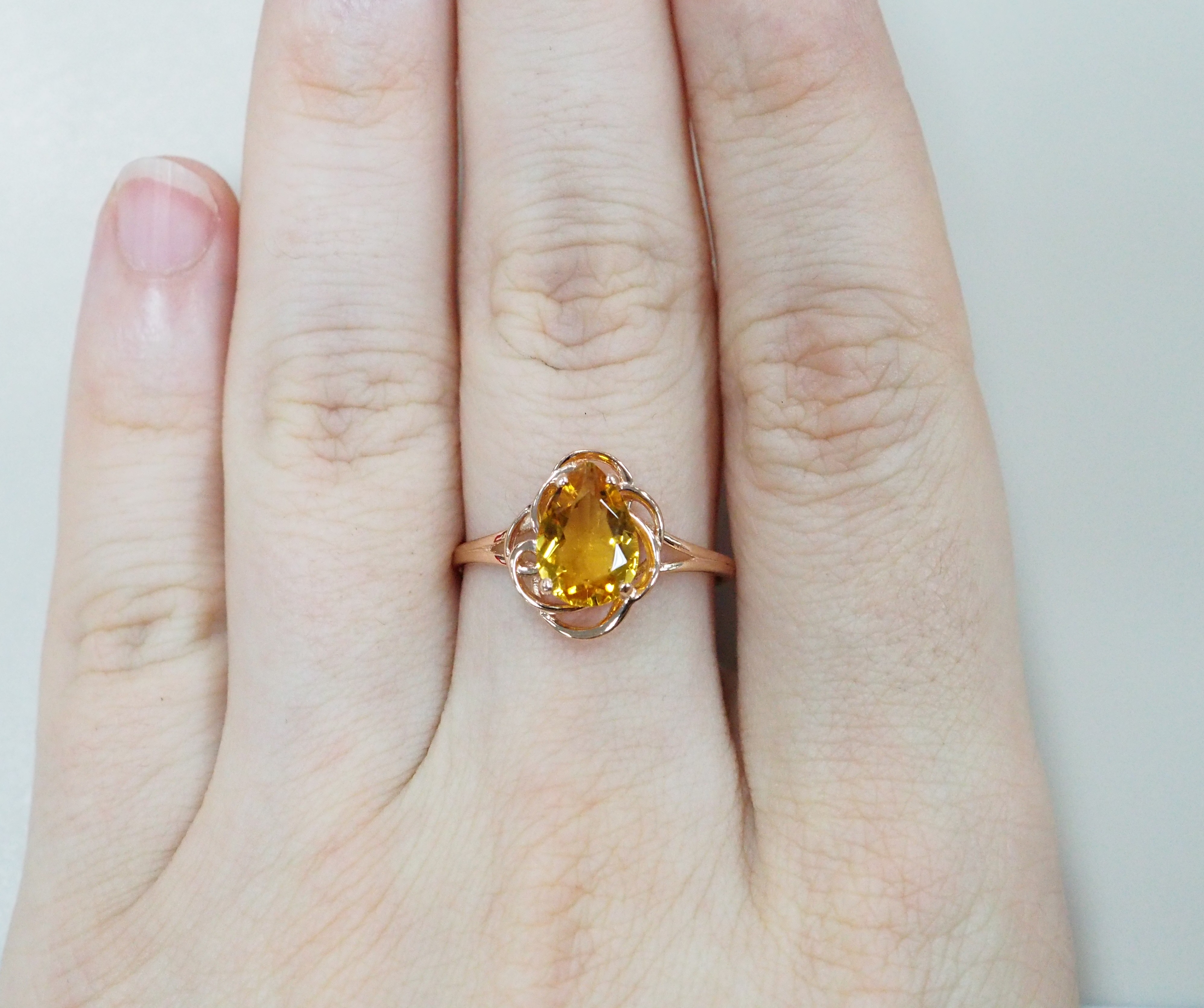 Серебряная подвеска с цитрином